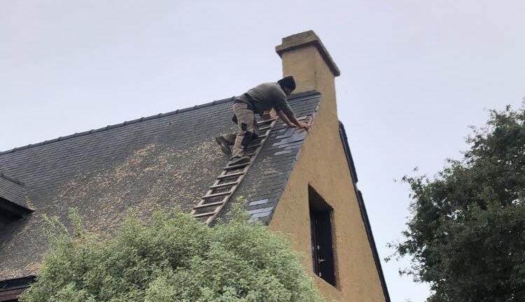 TRAVAUX DE COUVERTURE : rénovation et réparation toiture et faîtage. Zinguerie ... : intervention dans le Morbihan (56) le Finistère (29) et les Côtes d’Armor (22) - SA RENOV'TOIT 56