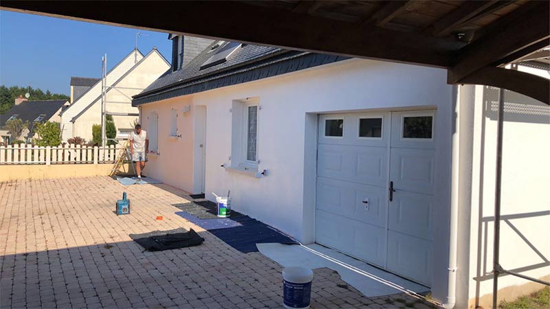 Ravalement peinture façade : nettoyage, démoussage, ravalement peinture façade et imperméabilisation hydrofuge façade : intervention dans le Morbihan (56) le Finistère (29) et les Côtes d’Armor (22) - SA RENOV'TOIT 56